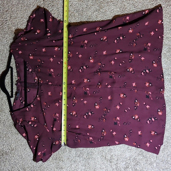 Attention Blouse, Maroon With Flowers, Size 3X - Picture 8 of 8